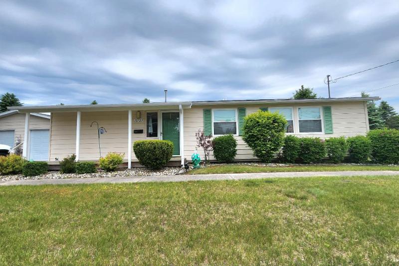 Rental 201542 Main Image